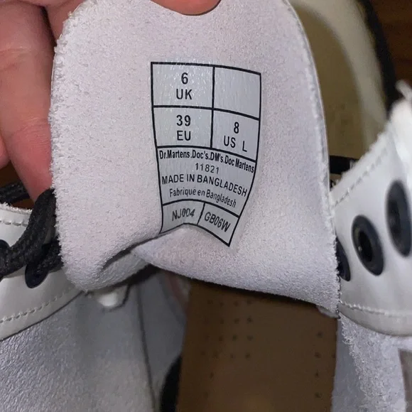 Dr Martens - Women's 1460 Smooth Leather Combat Boots - like new - Picture 6 of 11